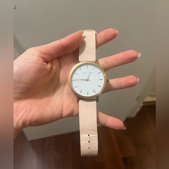 The Fifth watch - Picture 3 of 4